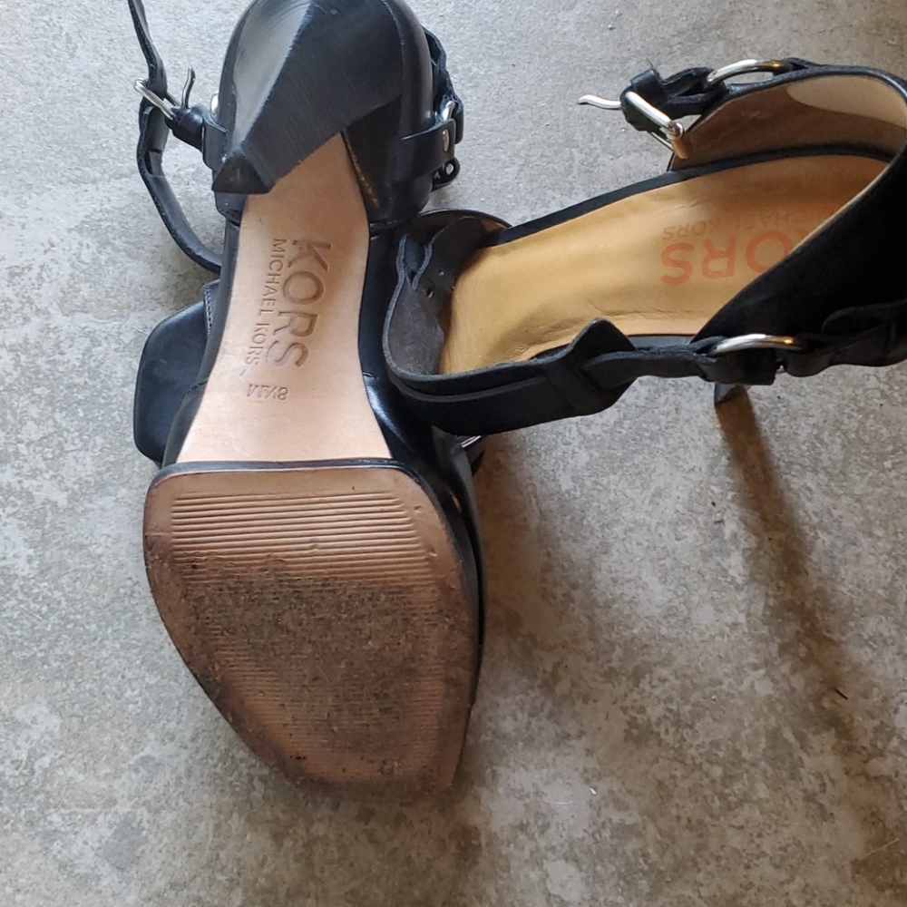 Shoes - Picture 4 of 4